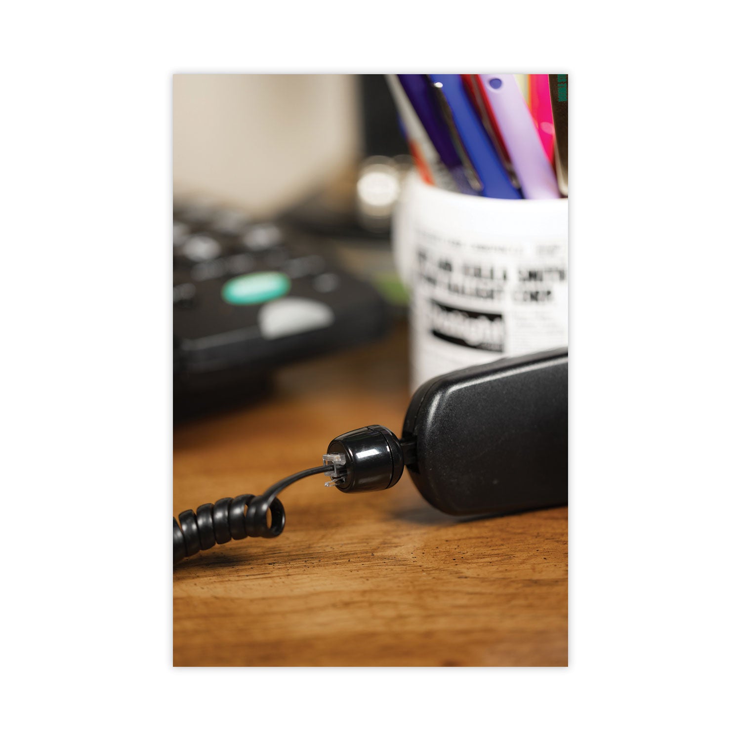 untangler-rotating-phone-cord-detangler-black_sof35051 - 4