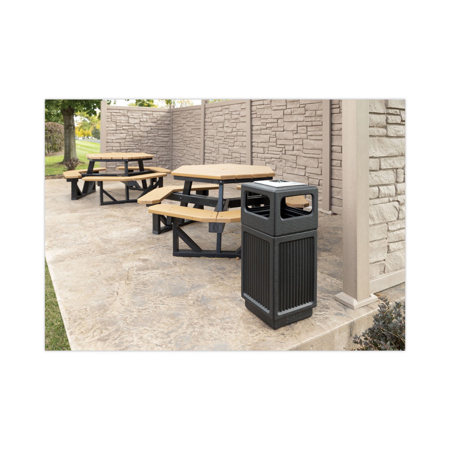 Canmeleon Recessed Panel Receptacles, 15 gal, Polyethylene, Black