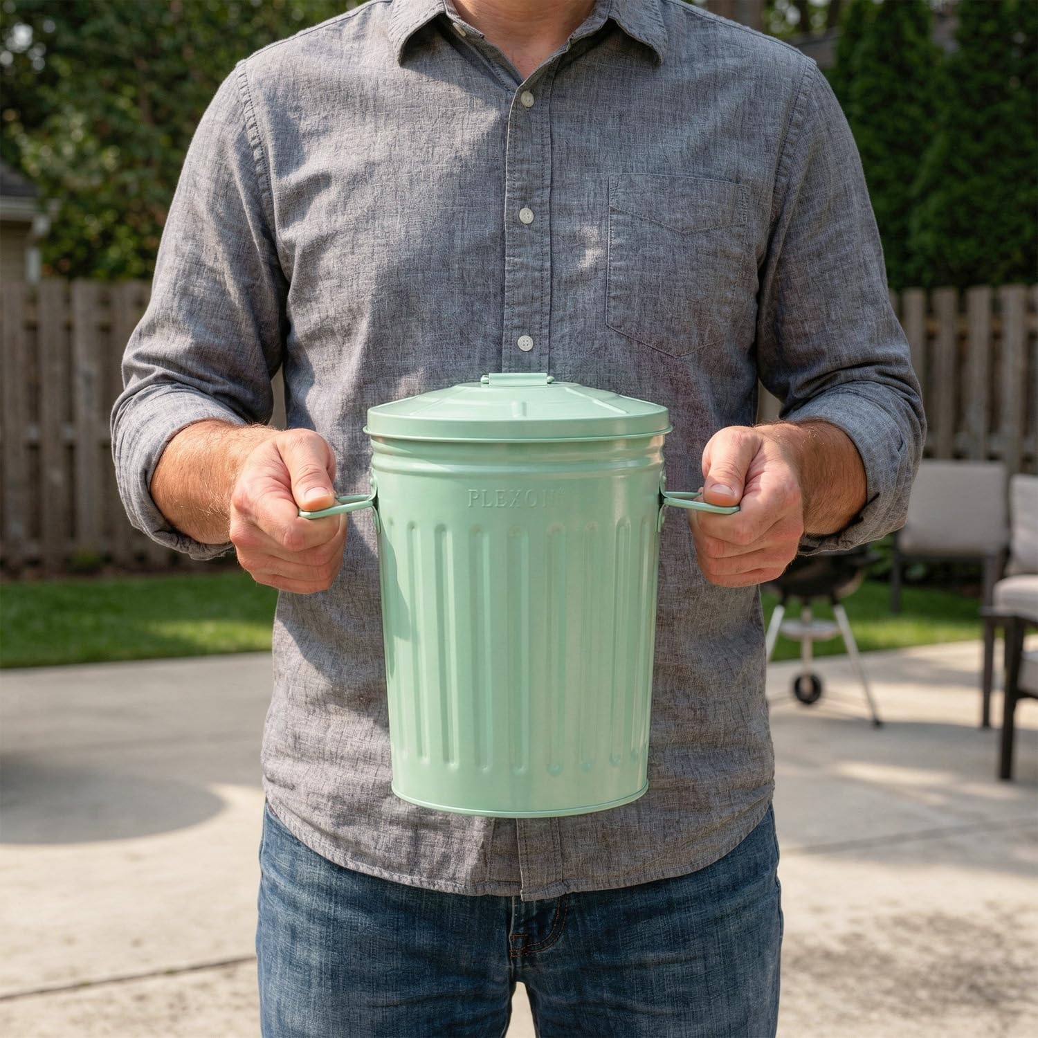 Plexon 2 Gallon Small Metal Trash Can with Lid Bathroom Garbage Can with Lid Bathroom Trash Can for Bedroom Office Kitchen Indoor Waste Basket, Round Powder Coated Green Bucket