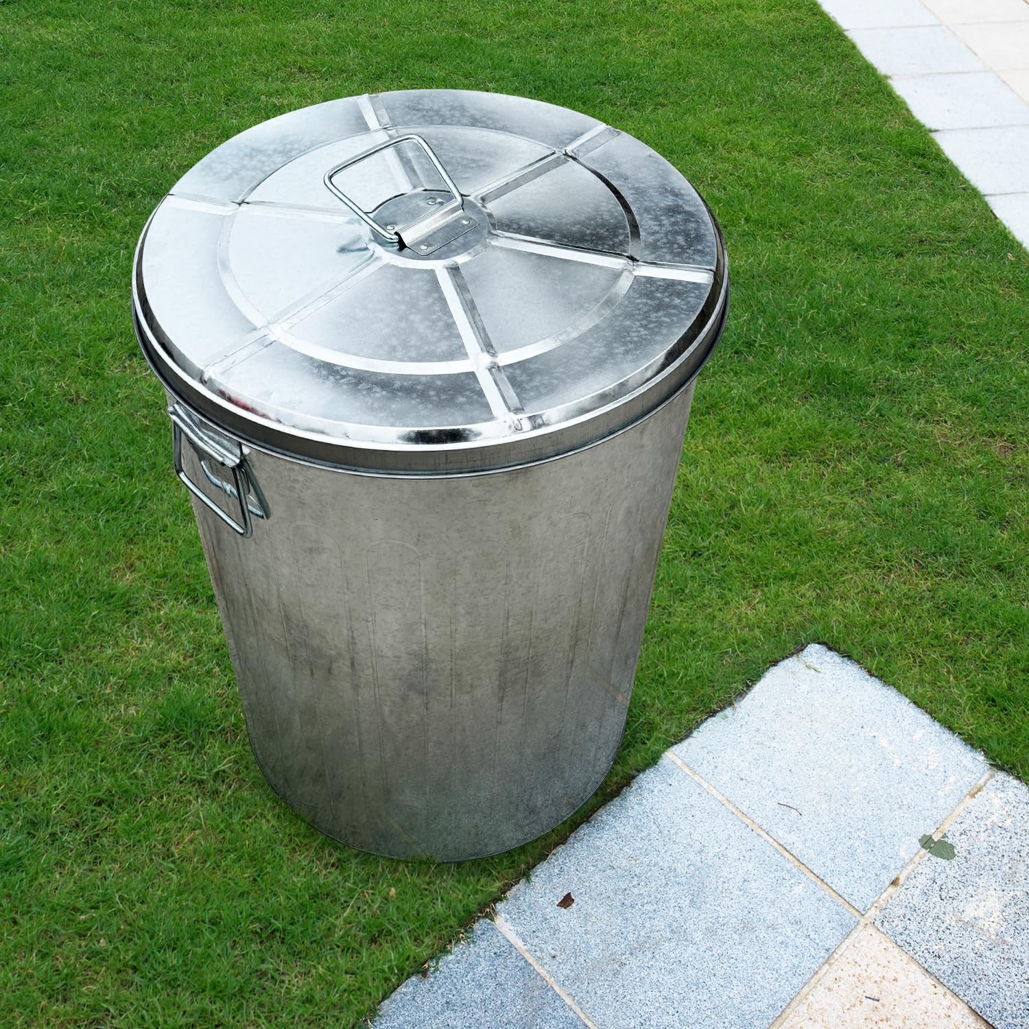 20 Gal Galvanized Steel Round Trash Can with Lid