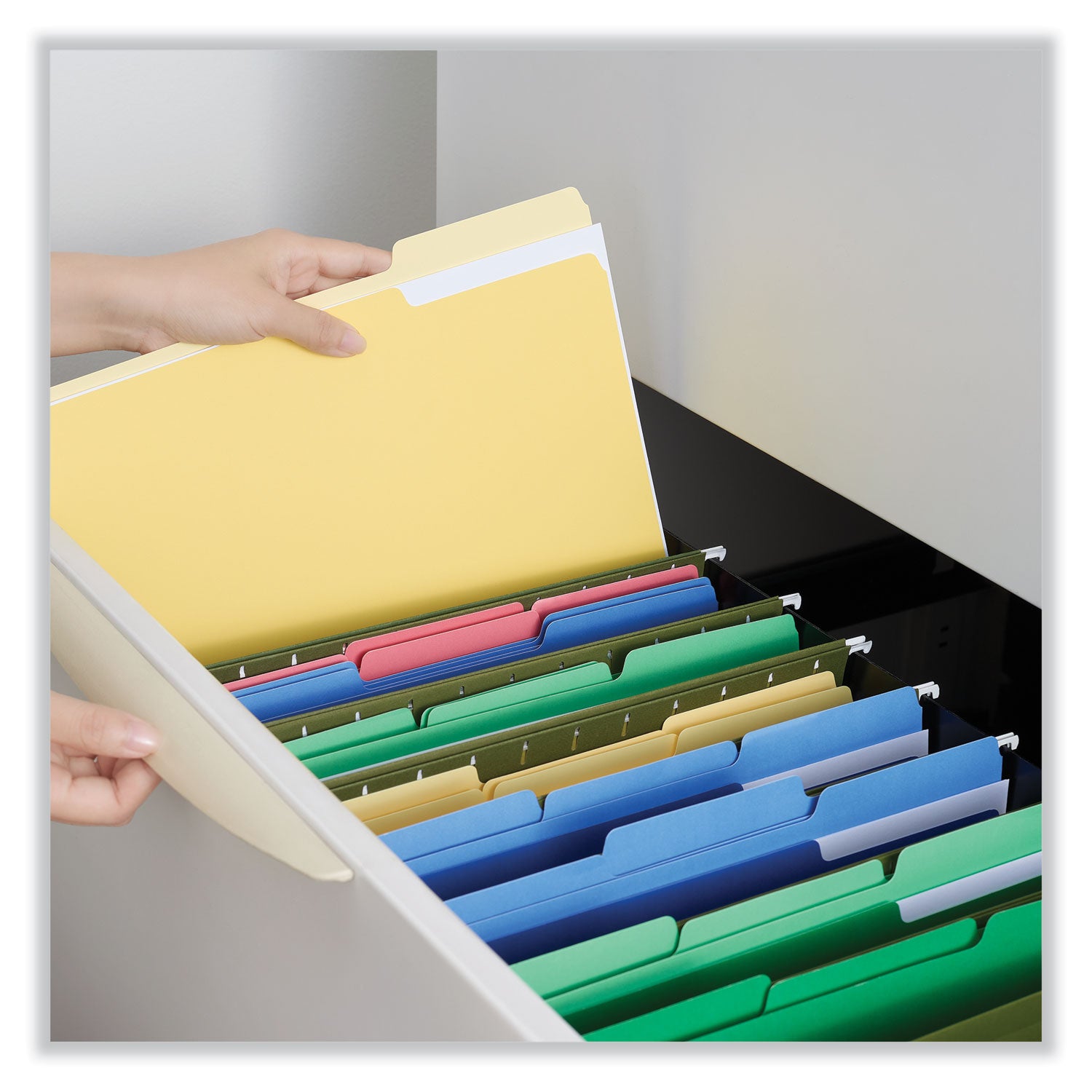 Deluxe Colored Top Tab File Folders, 1/3-Cut Tabs: Assorted, Letter Size, Yellow/Light Yellow, 100/Box - 