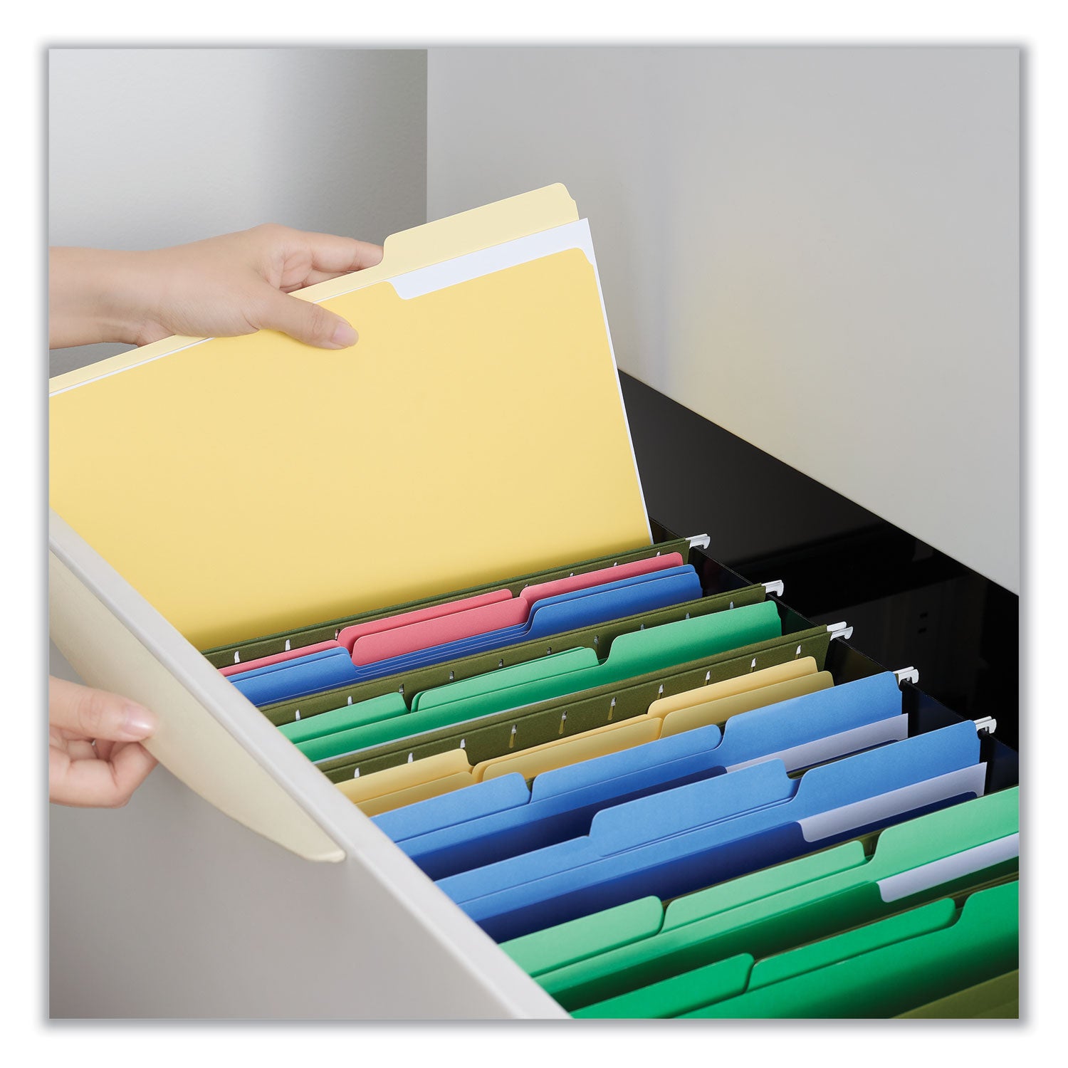 Deluxe Colored Top Tab File Folders, 1/3-Cut Tabs: Assorted, Letter Size, Assorted Colors, 100/Box - 