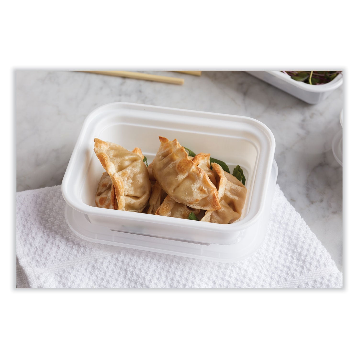 Newspring VERSAtainer Microwavable Containers, Rectangular, 12 oz, 4.5 x 5.5 x 2.12, White/Clear, Plastic, 150/Carton