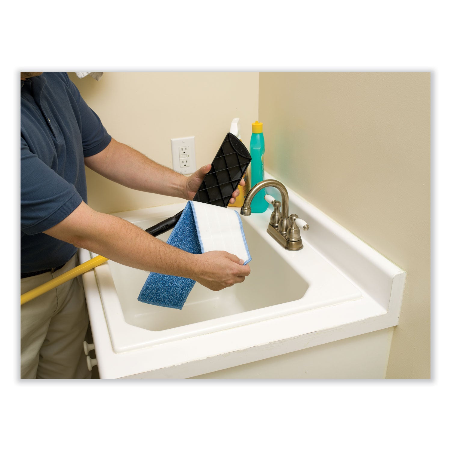 Rubbermaid Microfiber Damp Mop, Sold as 1 Each