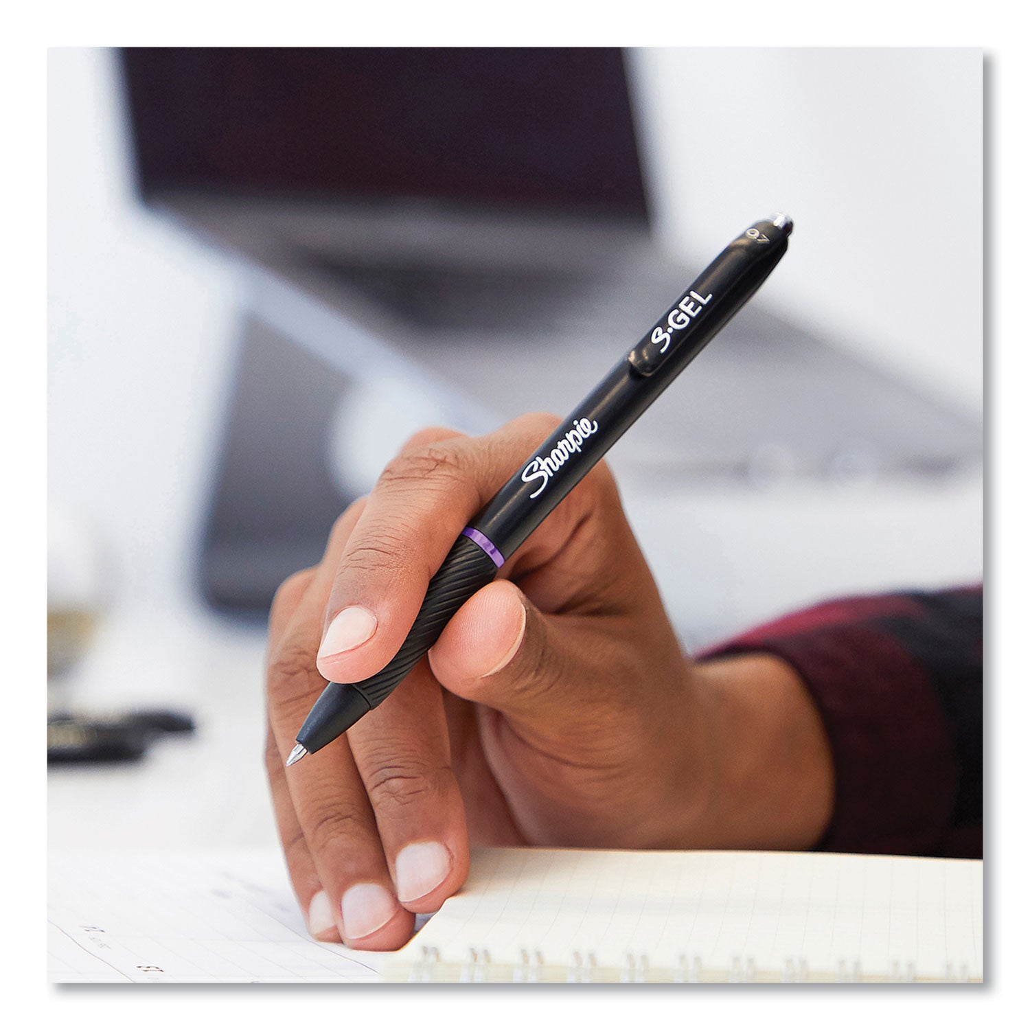 s-gel-high-performance-gel-pen-retractable-medium-07-mm-purple-ink-black-barrel-dozen_san2126235 - 3
