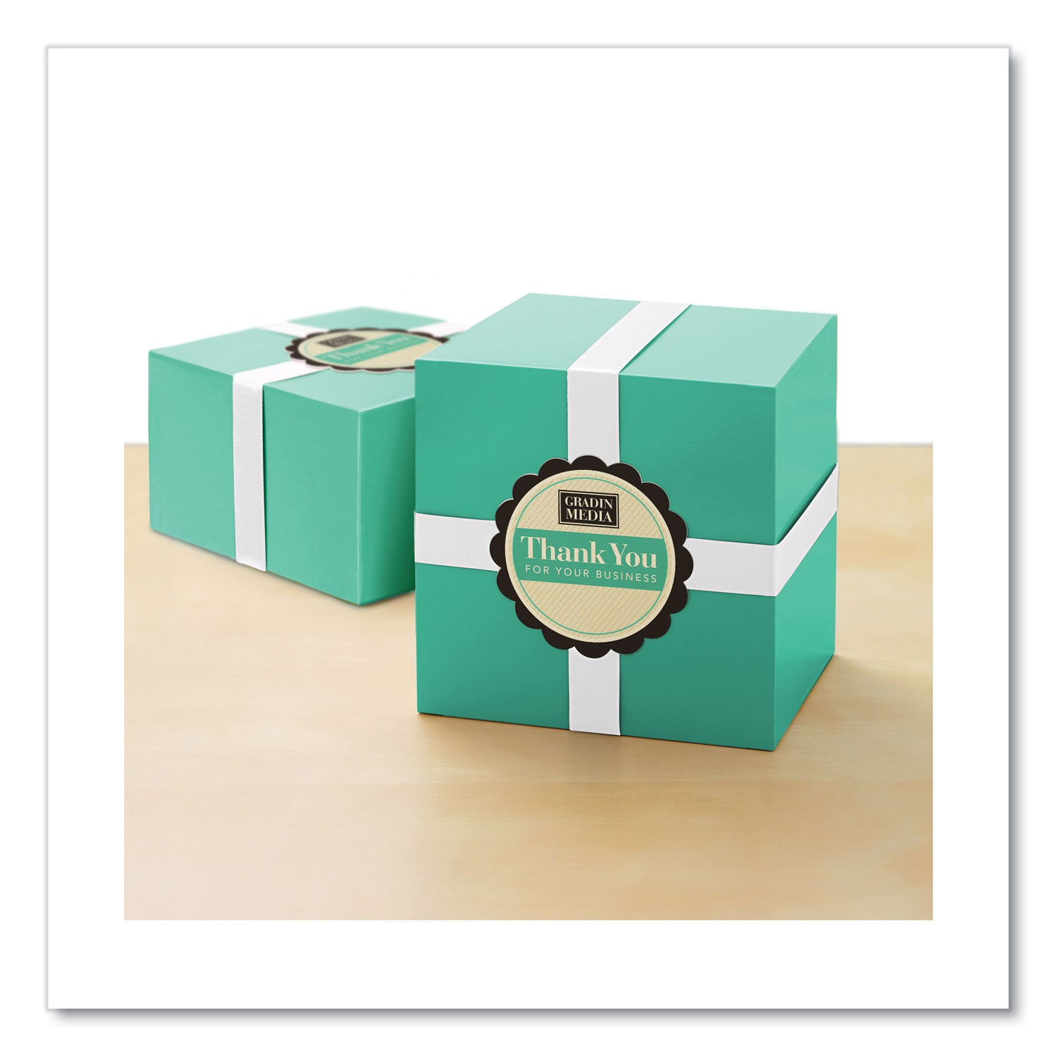 Print-to-the Edge Labels w/Scalloped Edge, 2 1/2" dia, Pearl Ivory, 72/PK - 