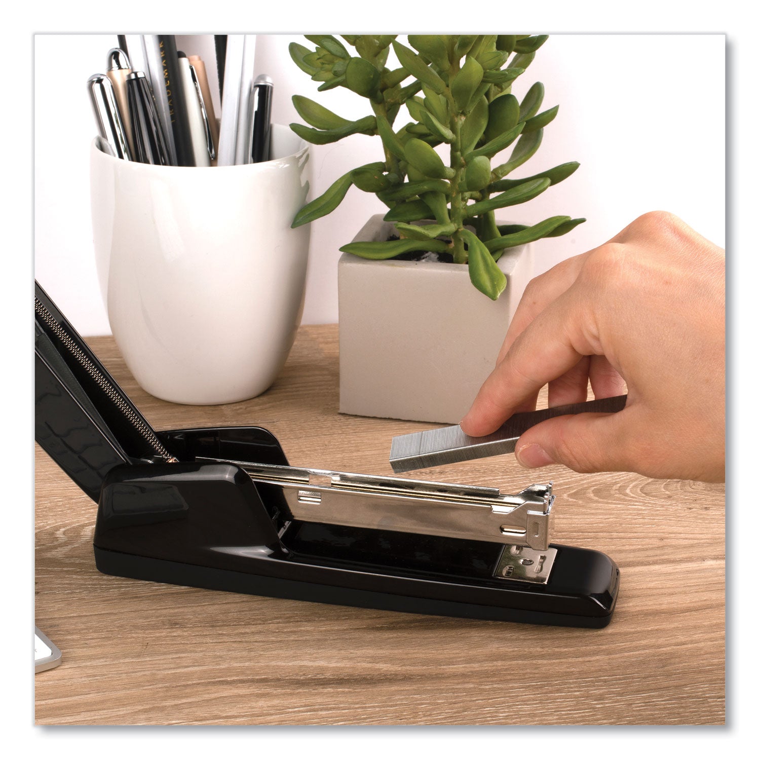 747 Business Full Strip Desk Stapler, 30-Sheet Capacity, Black - 