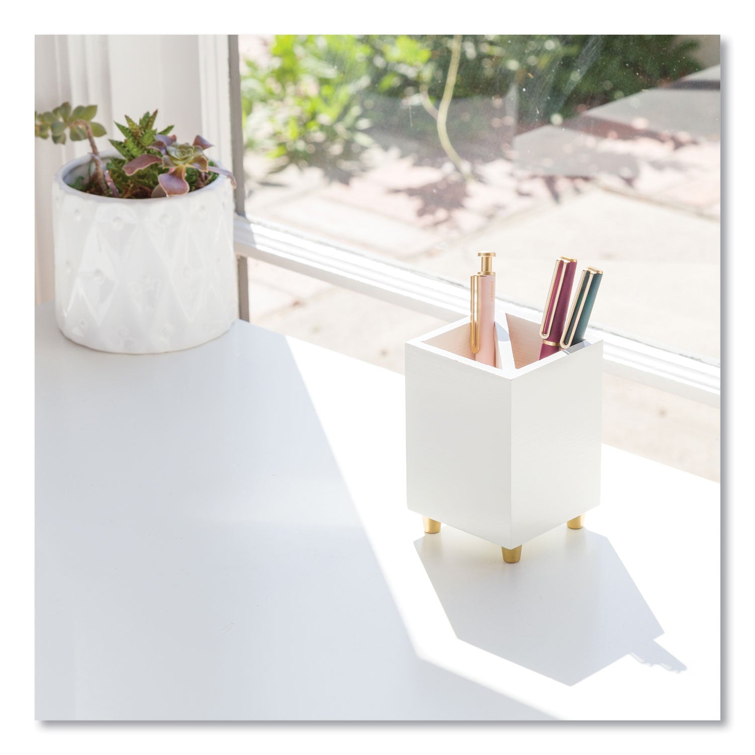 juliet-pencil-cup-3w-x-3d-x-4h-white_ubr3466u0312 - 2