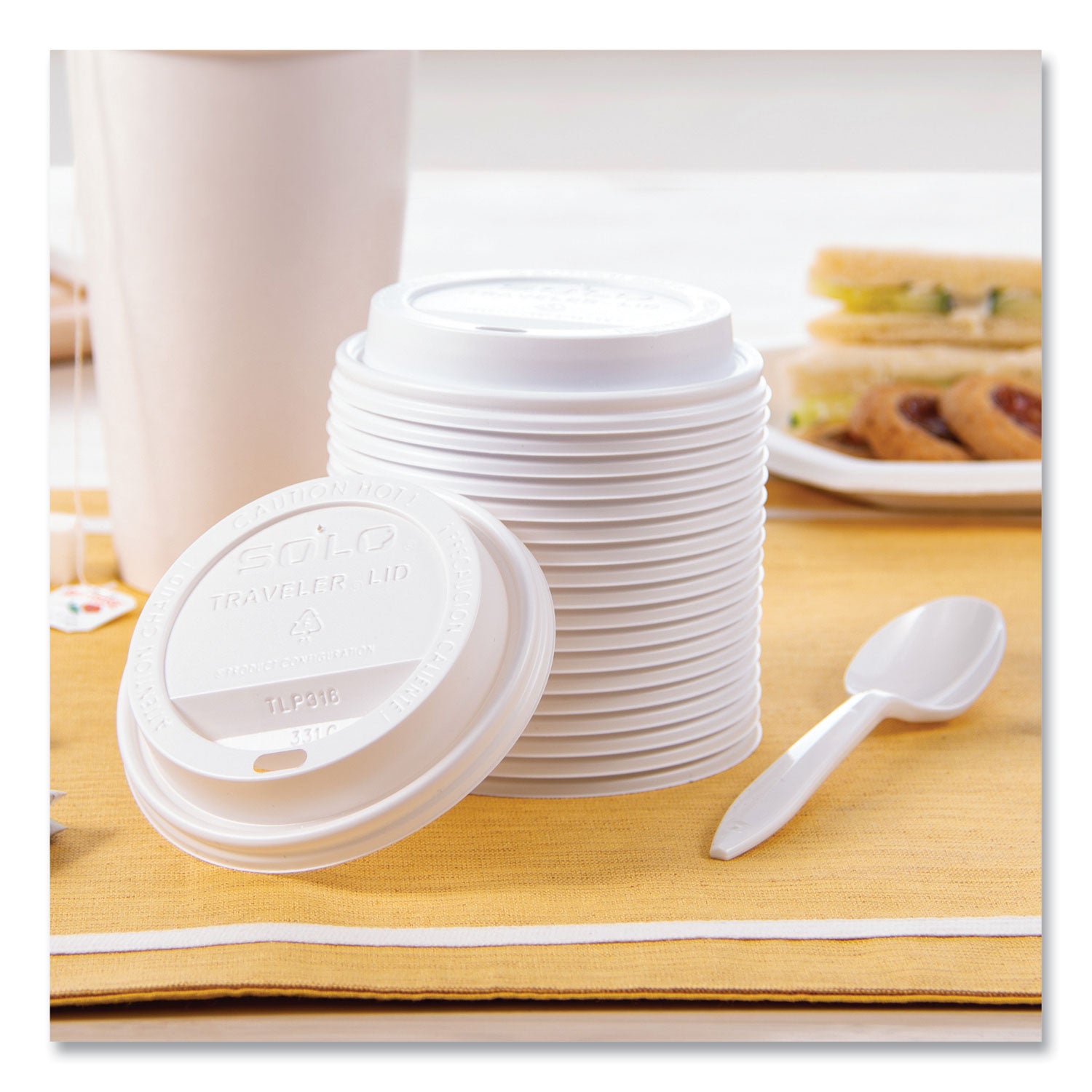 Traveler Cappuccino Style Dome Lid, Polystyrene, Fits 10 oz to 24 oz Hot Cups, White, 100/Pack, 10 Packs/Carton