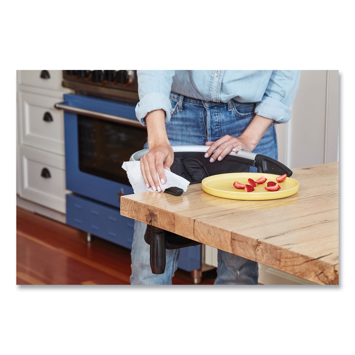 all-purpose-cleaning-wipes-1-ply-pink-grapefruit-white-70-canister-6-carton_mth338527 - 4