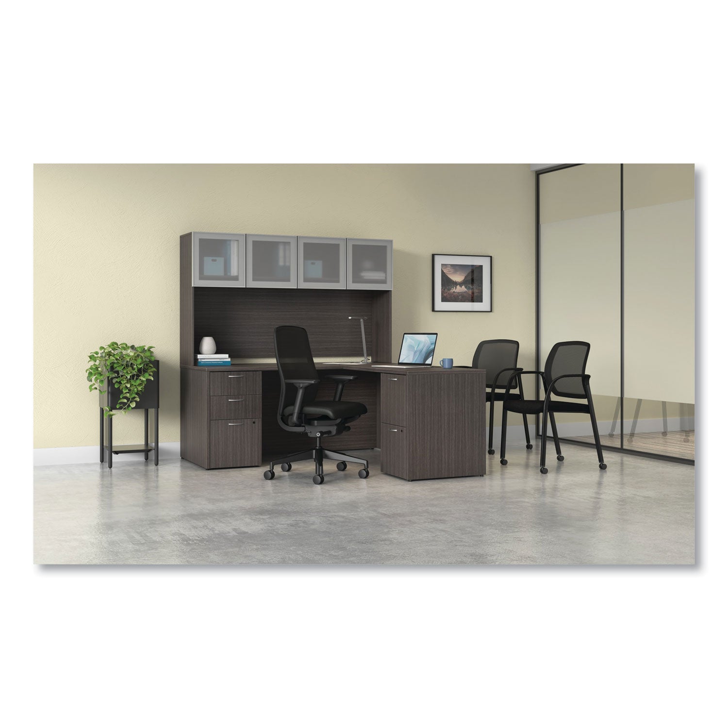 ignition-series-guest-chair-with-arms-polyurethane-fabric-seat-25-x-2175-x-335-black-ships-in-7-10-business-days_honis109hur10 - 3