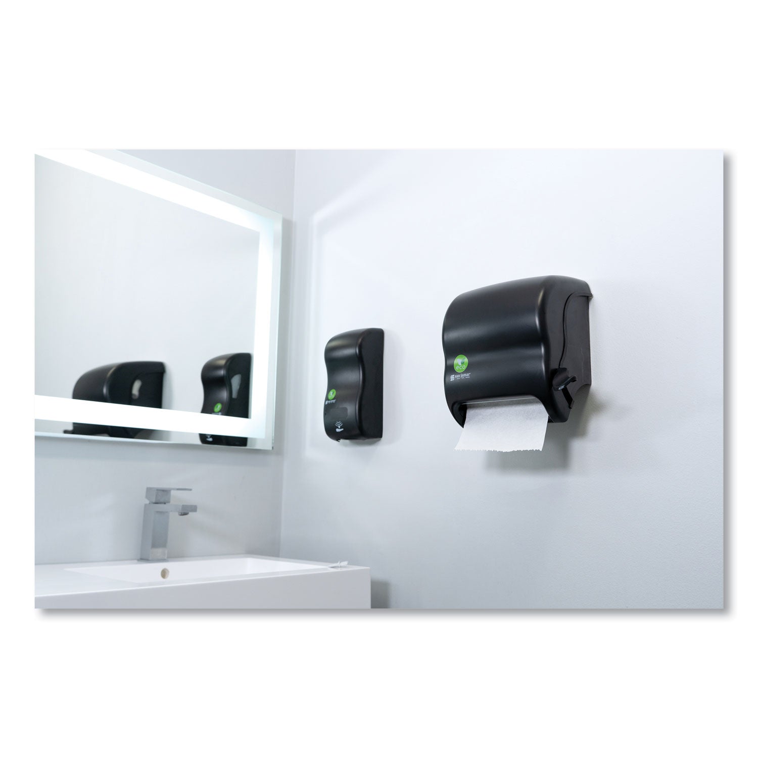 ecoLogic Rely Manual Foam Soap and Sanitizer Dispenser, 900 mL, 5,5 x 4,5 x 9.25, Black