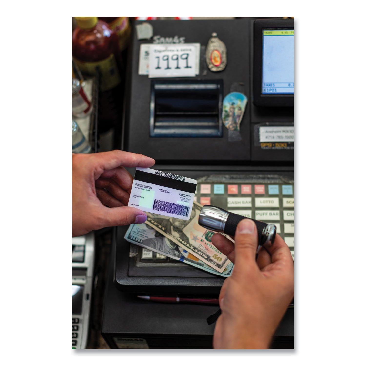 UV Pro Ultraviolet Counterfeit Detecto, UV Light; Watermark, U.S.; Most Foreign Currencies, 7.28 x 3.74 x 4.21, Black/Silver