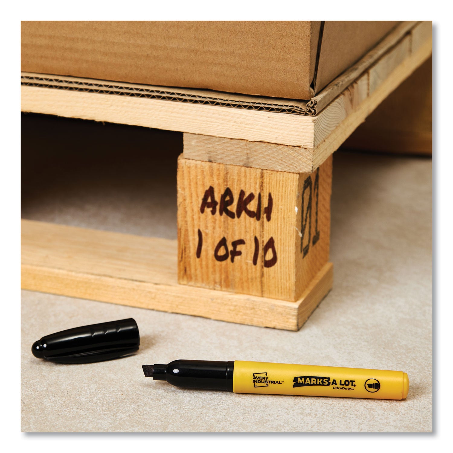 marks-a-lot-ultraduty-permanent-markers-medium-chisel-tip-black-12-box_ave29842 - 5