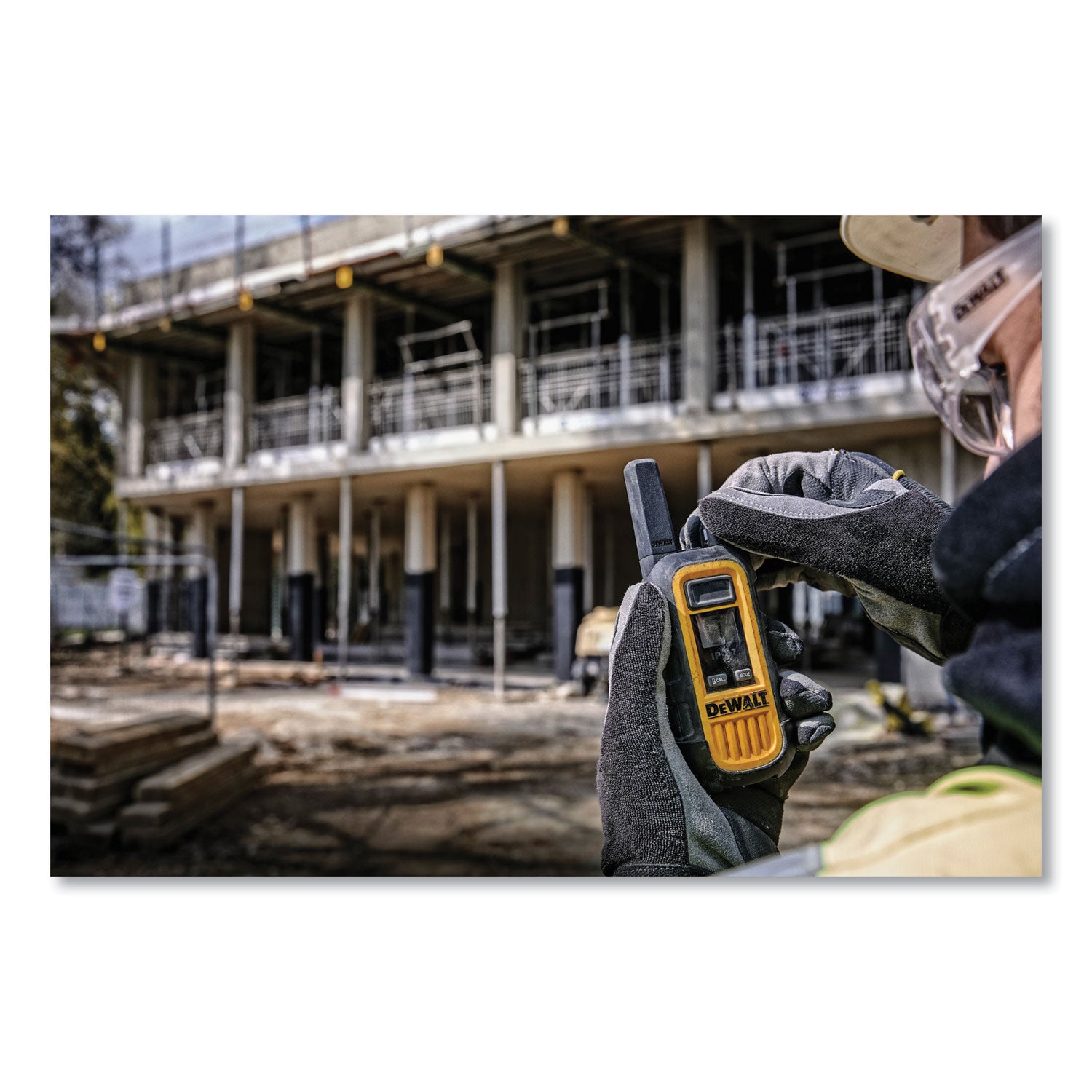 dxfrs300bch-heavy-duty-walkie-talkies-1-w-22-channels_sehdxfrs300bch - 2