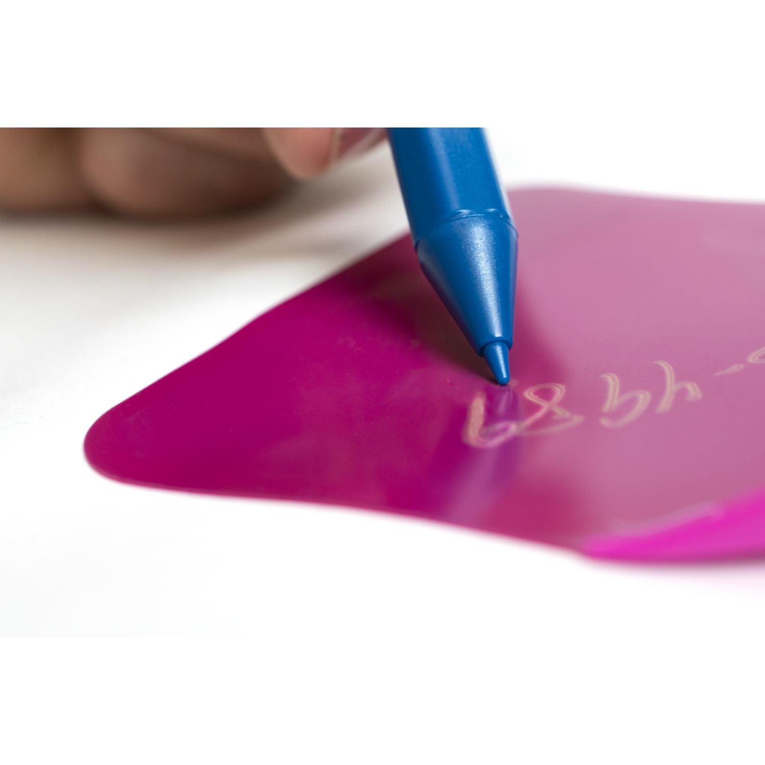 versanotes-starter-pack-reusable-notes-4-x-6-three-assorted-color-notes-plus-pen_imvvn20m60001 - 3