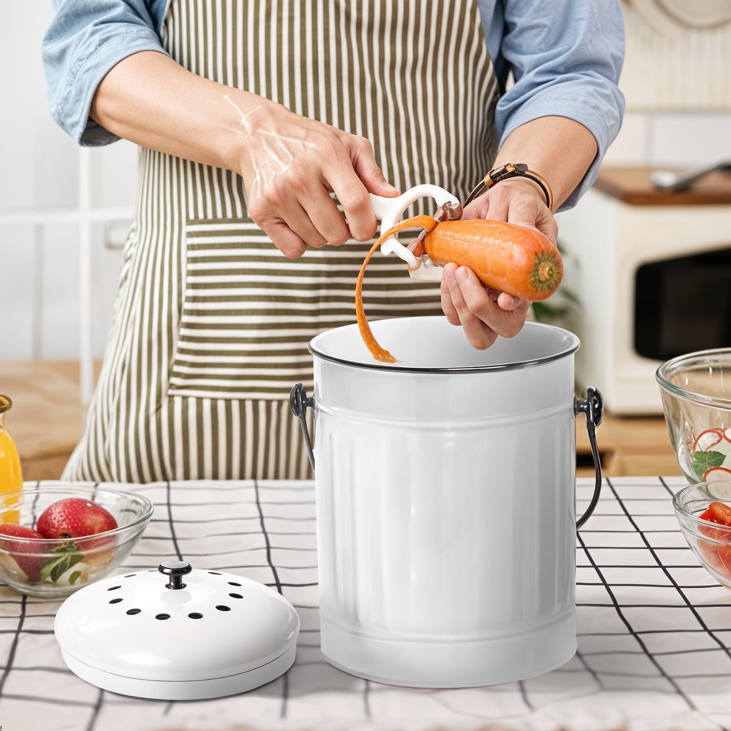 1.5 Gallon White Metal Compost Bin with Airflow Lid and One Charcoal Filter