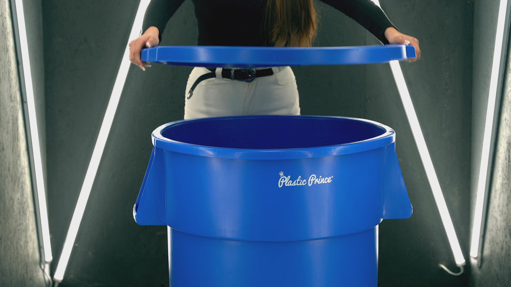 32 Gal Blue Round Trash Can